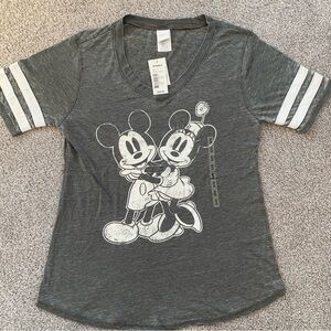 Disney Mickey and Minnie Women’s T-Shirt Small